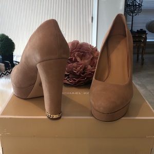 New Michael Kors Suede Sabrina Pumps